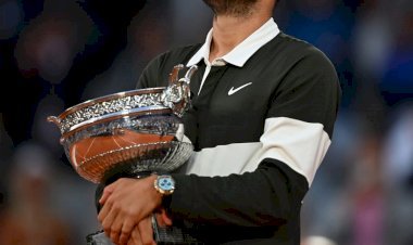 ROLAND-GARROS : CARLOS ALCARAZ RENVERSE JANNIK SINNER DANS UNE FINALE D'ANTHOLOGIE ET CONSERVE SON TITRE!