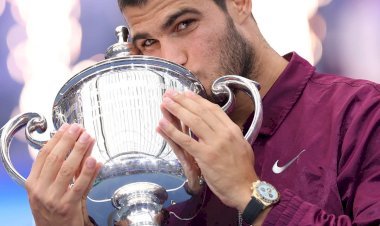 US OPEN : CARLOS ALCARAZ RENVERSE JANNIK SINNER ET RÉCUPÈRE LE TRÔNE DU N°1 !