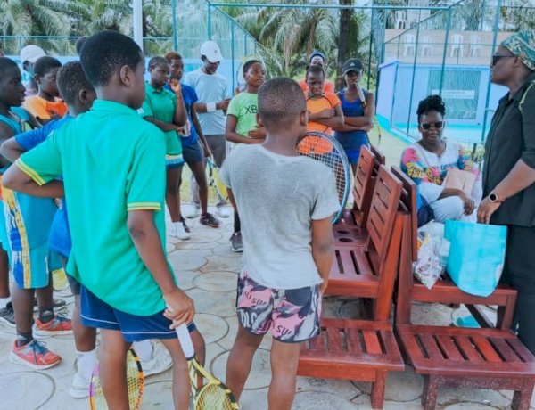 TENNIS: NATHALIE, L'ÉPOUSE DU DÉFUNT JOSEPH OYEBOG, EST DE RETOUR AU BERCAIL !