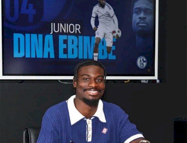 Mercato: Junior Dina-Ebimbe rebondit à Schalke 04, un nouveau défi en Bundesliga !
