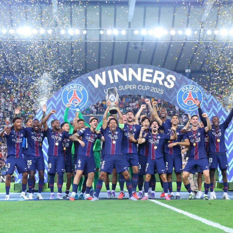 SUPERCOUPE D'EUROPE : UN INDESTRUCTIBLE PSG S'OFFRE LE TROPHÉE AU BOUT DU SUSPENSE !
