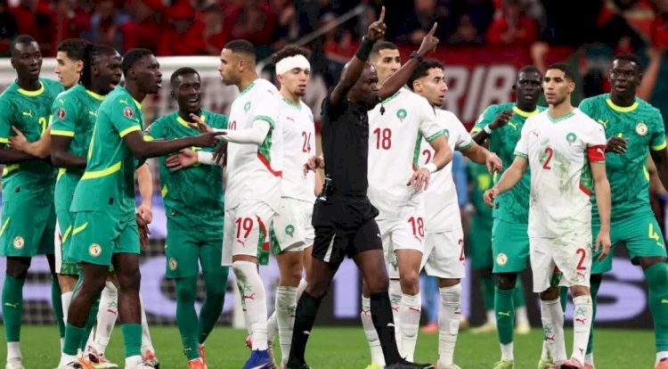 CAN TotalEnergies 2025 : La CAF sort le carton rouge, plus d’1,7 million de dollars de sanctions au Sénégal et au Maroc !