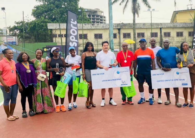 Open The Future : Suspense, abandons et domination pour la clôture !