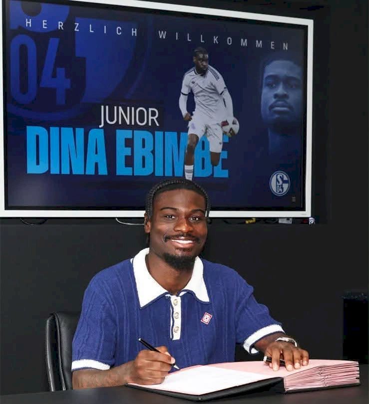 Mercato: Junior Dina-Ebimbe rebondit à Schalke 04, un nouveau défi en Bundesliga !