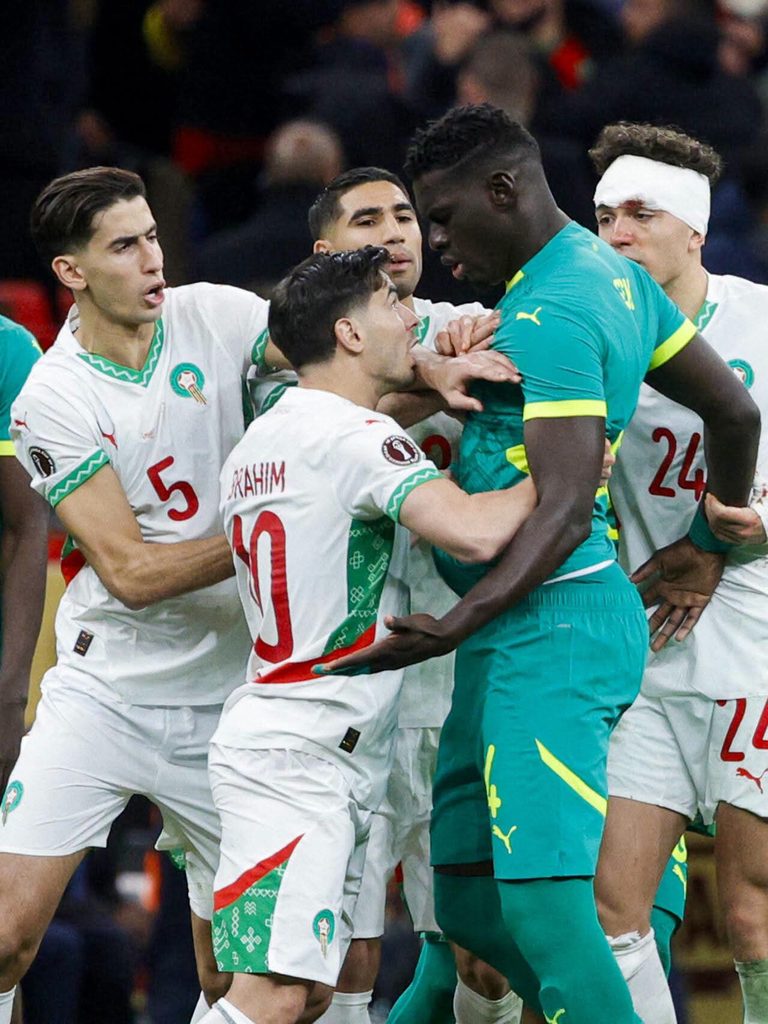 Duel intense sur la pelouse entre Sénégalais et Marocains lors de la finale de la CAN TotalEnergies 2025
