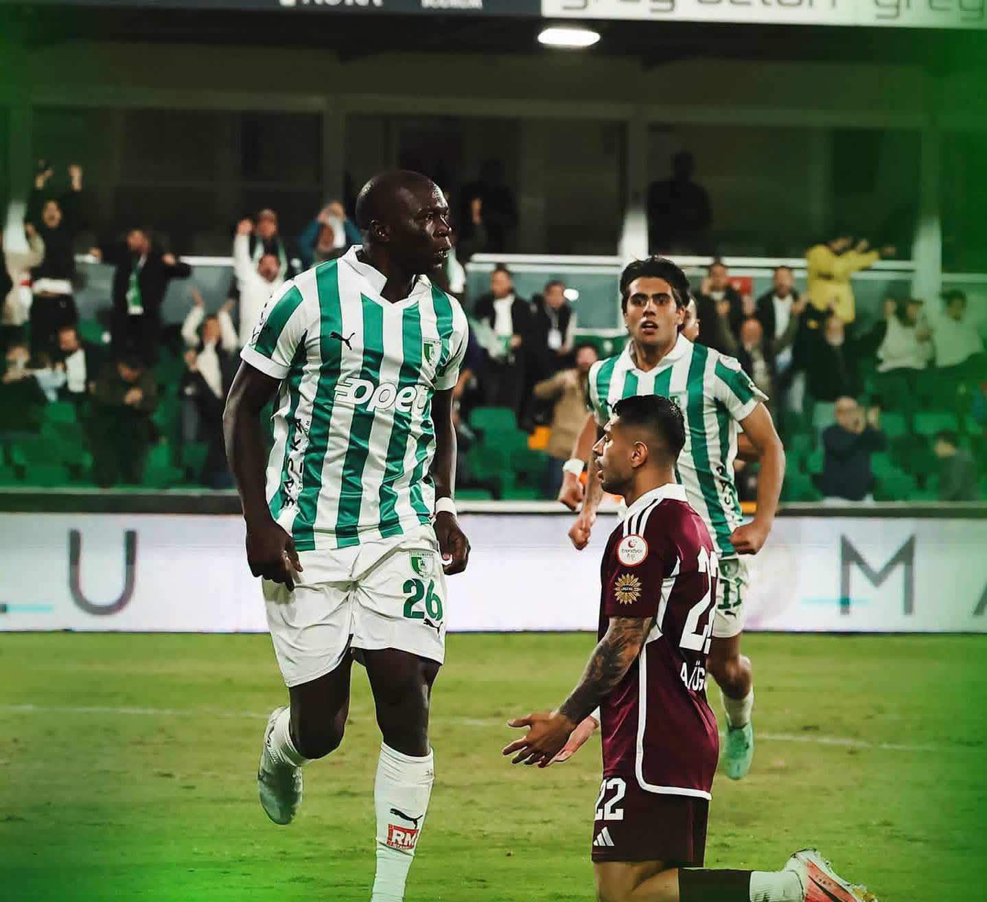 Aboubakar Vincent sous le maillot de Bodrumspor lors du match contre Bandirmaspo